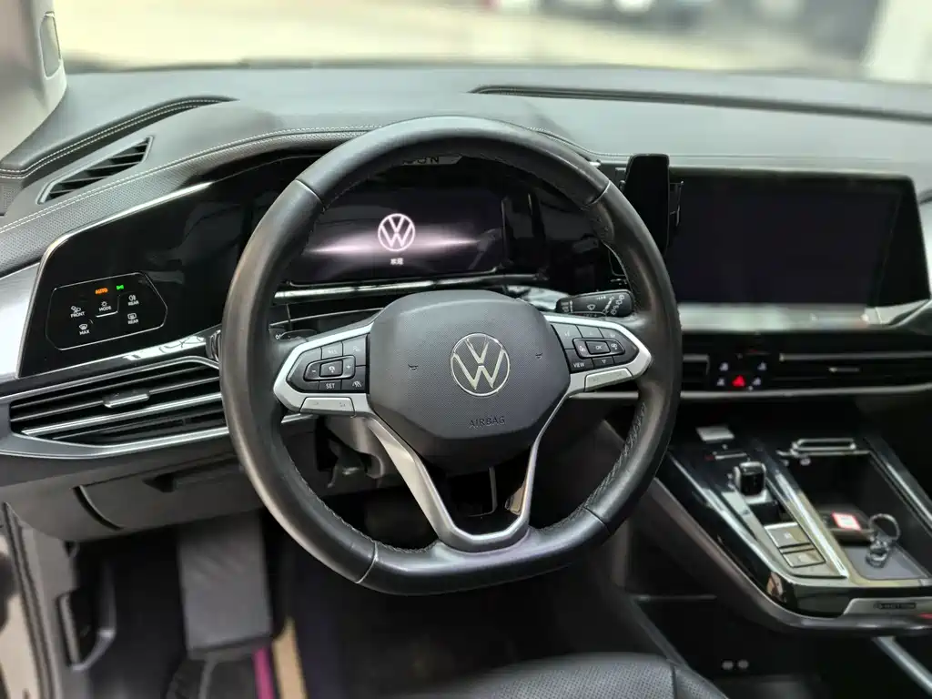 Volkswagen Viloran 2022 380TSI Luxury Pro 6 мест