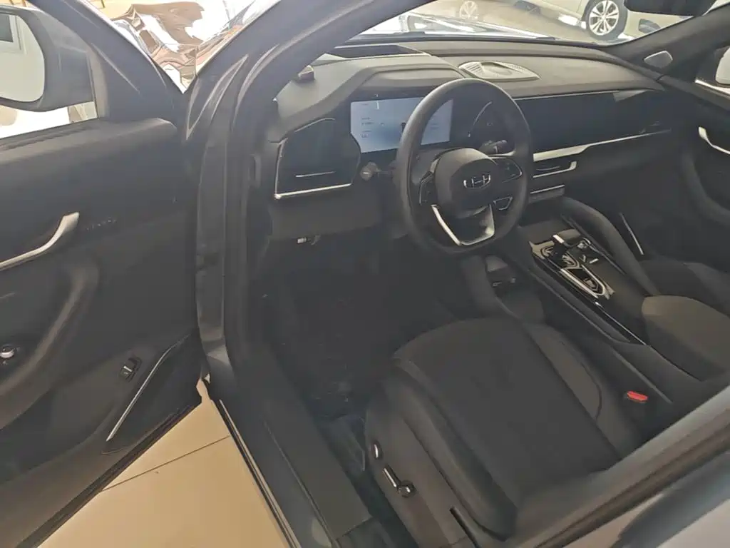 Geely Xingyue L — миниатюра 16