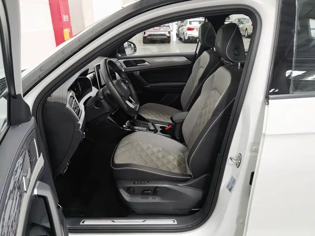 Volkswagen X — миниатюра 10