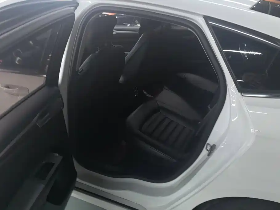 Ford Mondeo — миниатюра 11