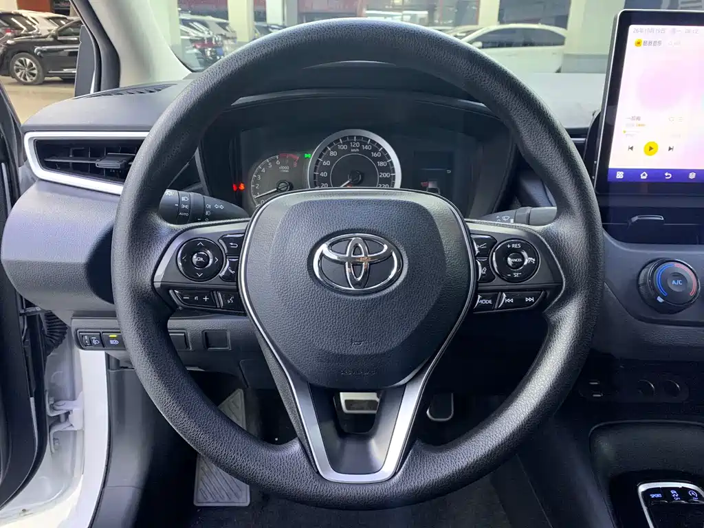 Toyota Corolla — миниатюра 8