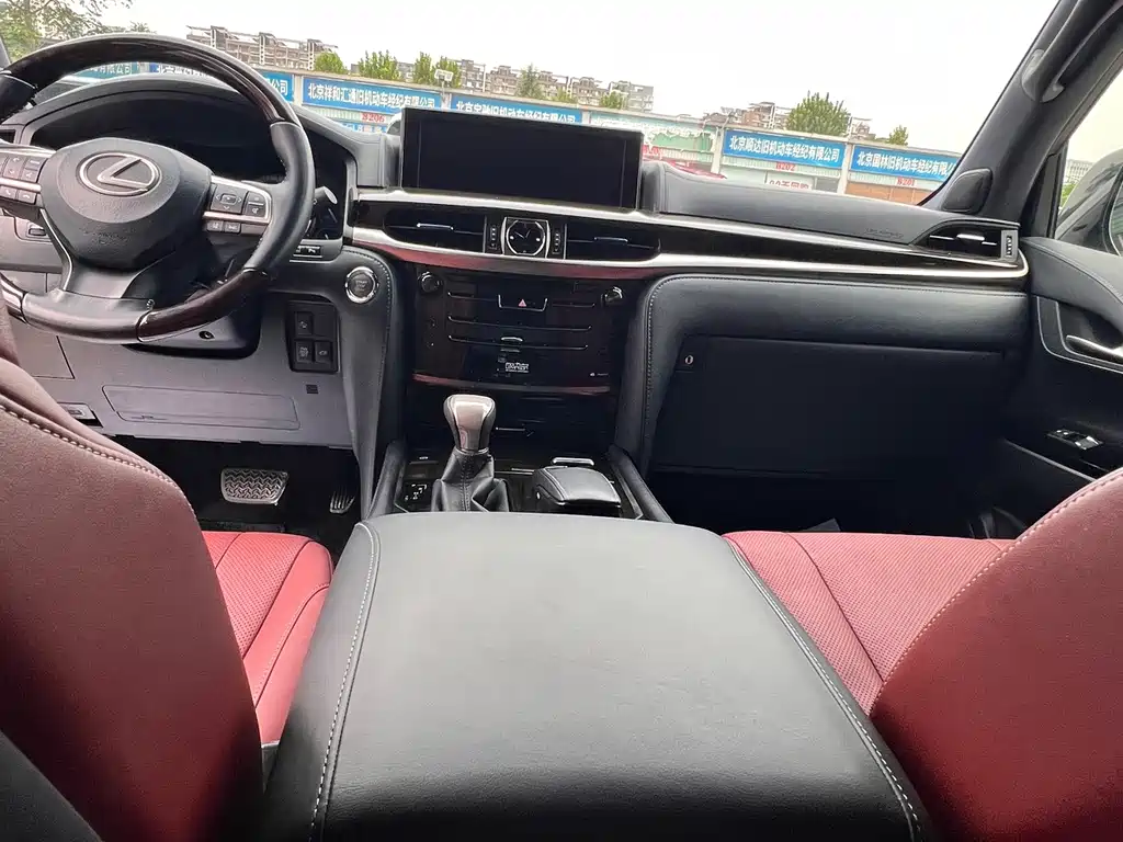 Lexus LX — миниатюра 10