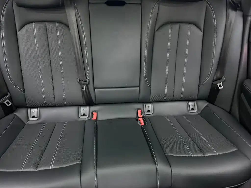 Audi A4L — миниатюра 24
