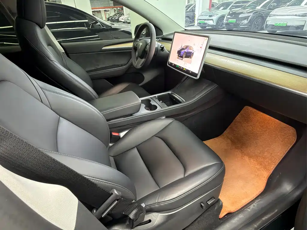 Mercedes-Benz EQC — миниатюра 14