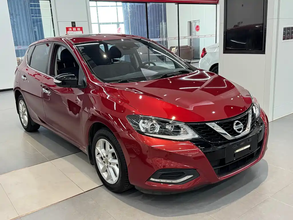Nissan Tiida — миниатюра 3
