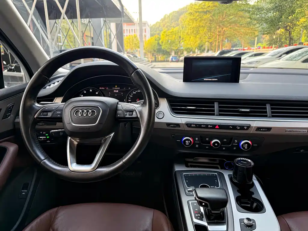 Audi Q7 — миниатюра 11