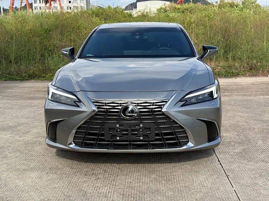 Lexus ES — миниатюра 2