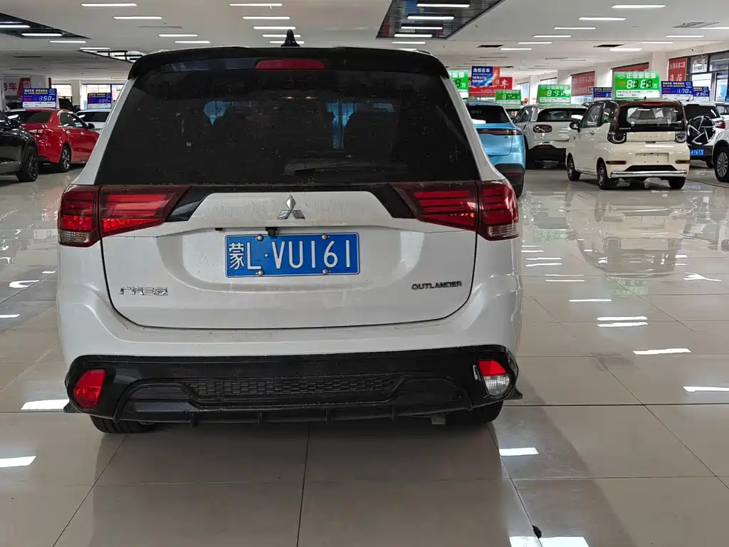 Mitsubishi Outlander — миниатюра 5