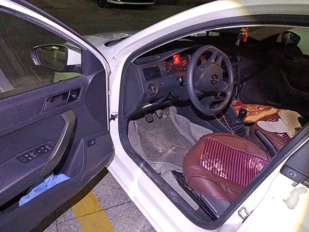 Volkswagen Santana — миниатюра 12