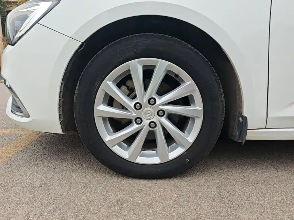 Buick Verano — миниатюра 23
