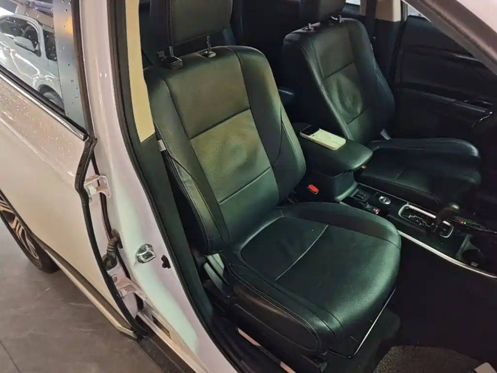 Mitsubishi Outlander — миниатюра 25