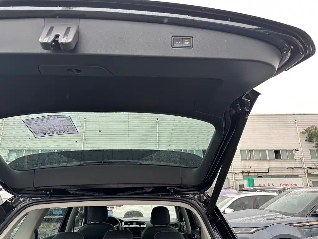 Volkswagen Tiguan L PHEV — миниатюра 18