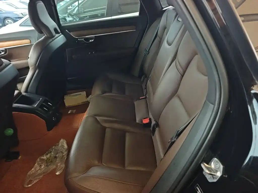 Volvo S90 — миниатюра 17