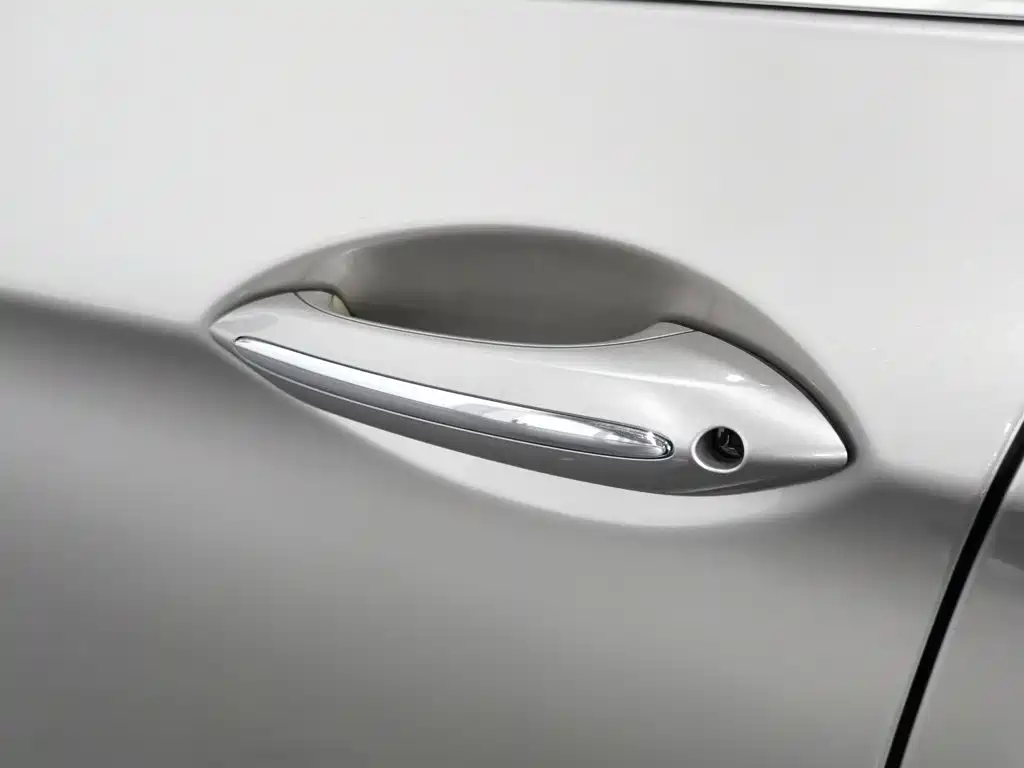 BMW 5 Series — миниатюра 18
