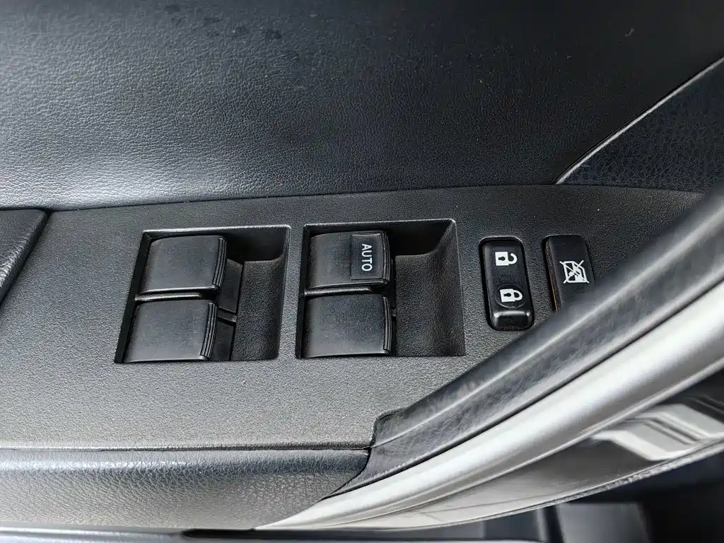 Toyota Corolla — миниатюра 9