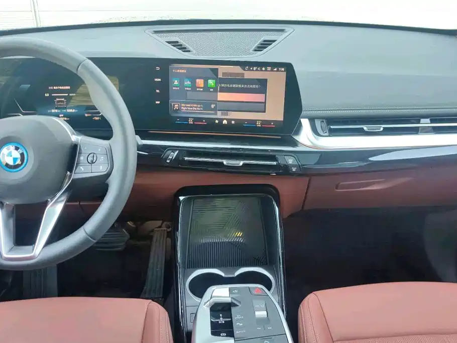 BMW iX1 — миниатюра 8