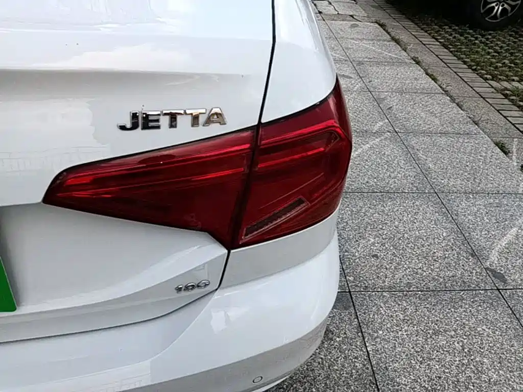 Volkswagen Jetta — миниатюра 8