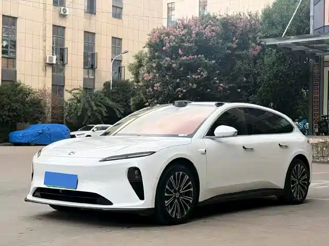 NIO ET5T