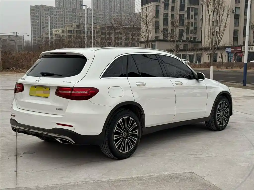 MERCEDES-BENZ GLC