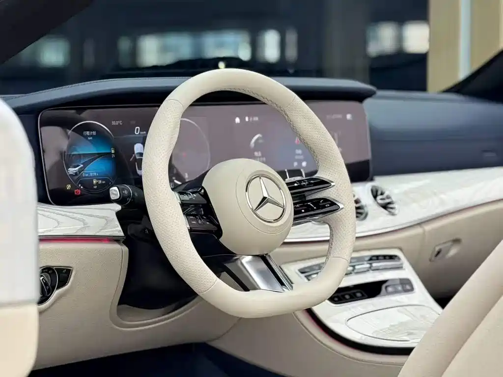Mercedes-Benz E-Class (Import) — миниатюра 3