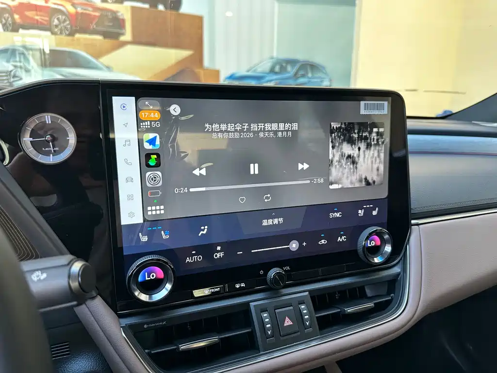 Lexus ES — миниатюра 9