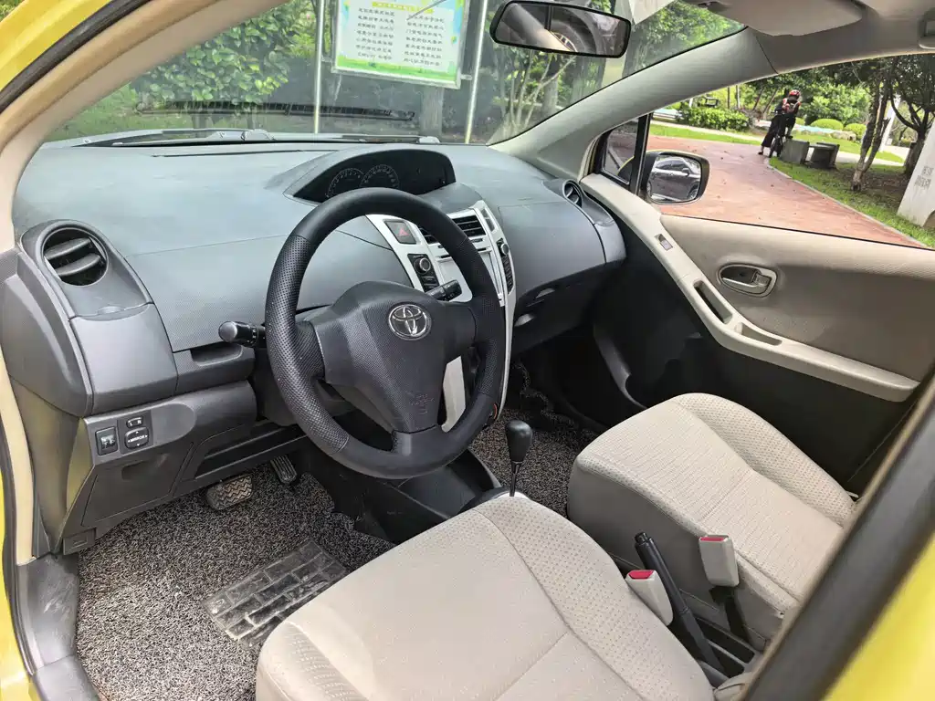Toyota Yaris — миниатюра 11
