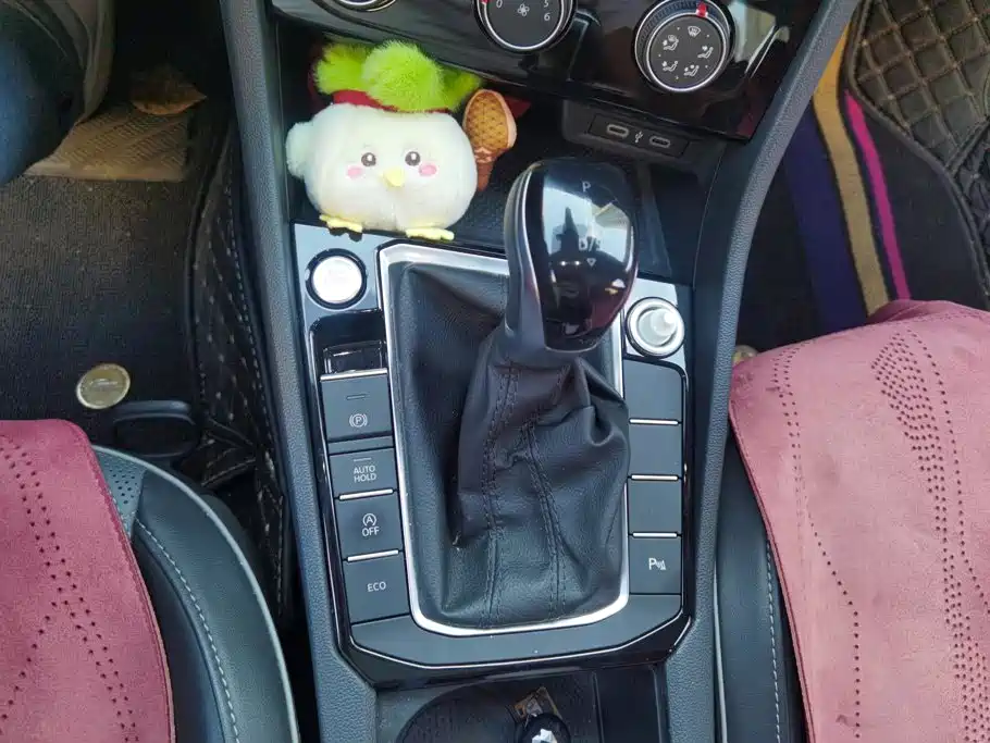 Volkswagen Sagitar — миниатюра 16