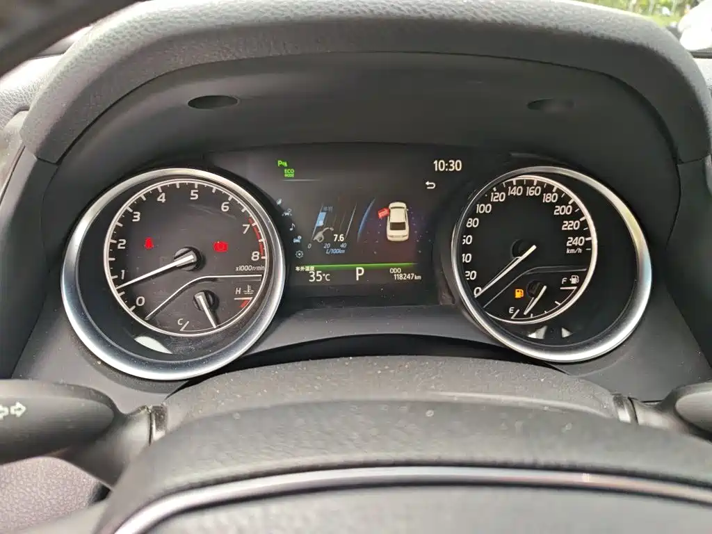 Toyota Camry — миниатюра 13