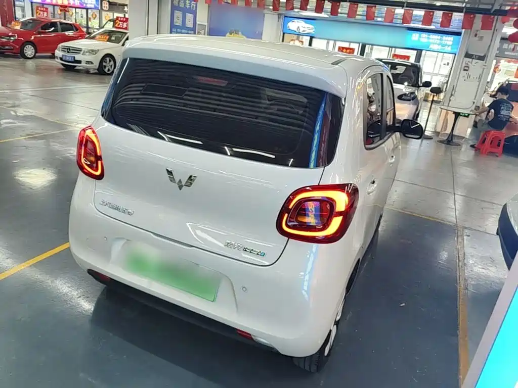 Wuling MINIEV — миниатюра 7