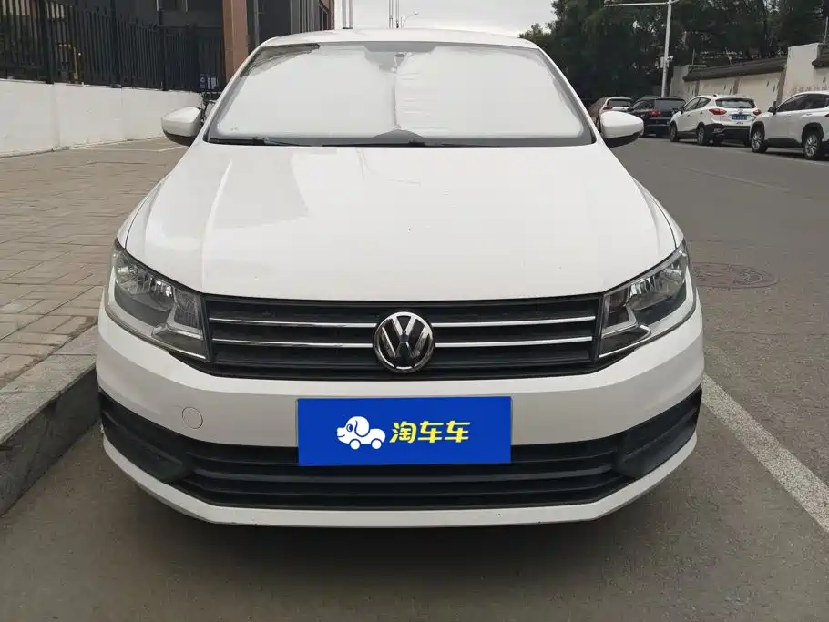Volkswagen Santana — миниатюра 2
