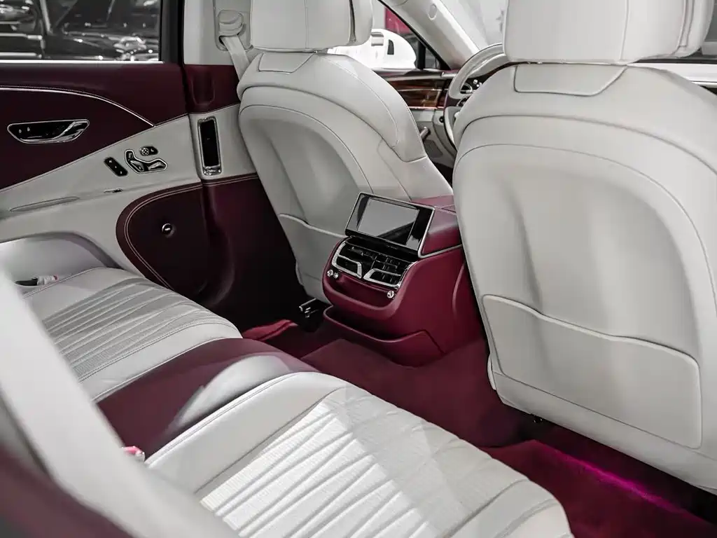 Bentley Flying Spur — миниатюра 7