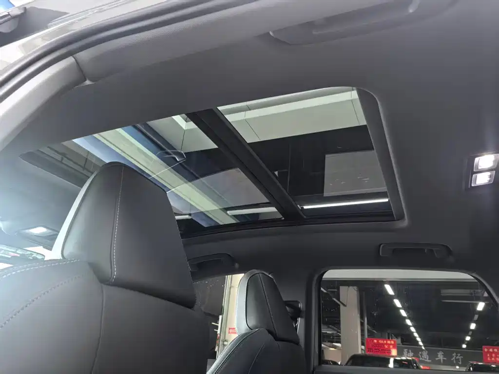Audi Q4 e-tron — миниатюра 19