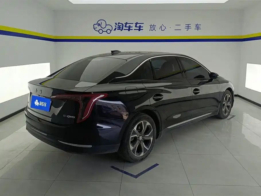 Hongqi HONGQI E QM5