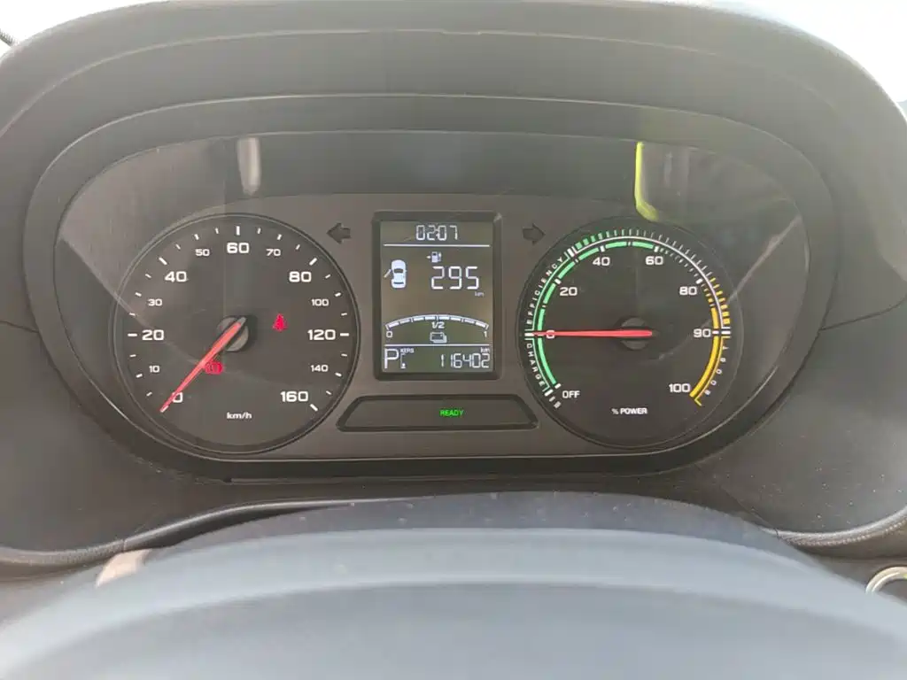 Roewe Clever — миниатюра 12