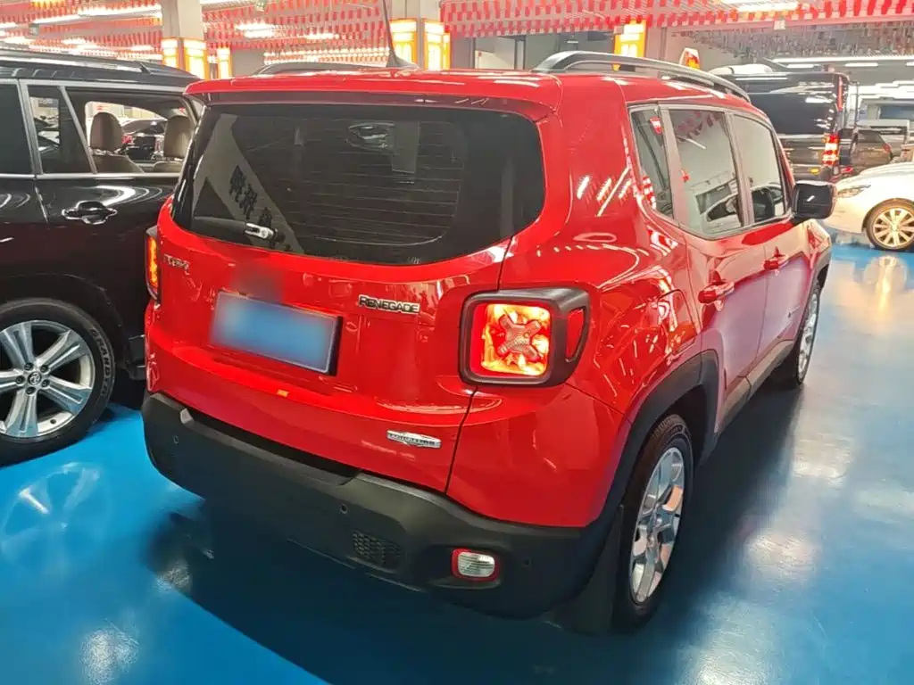 Jeep Renegade — миниатюра 7