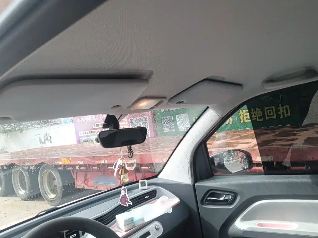 Wuling MINIEV — миниатюра 9