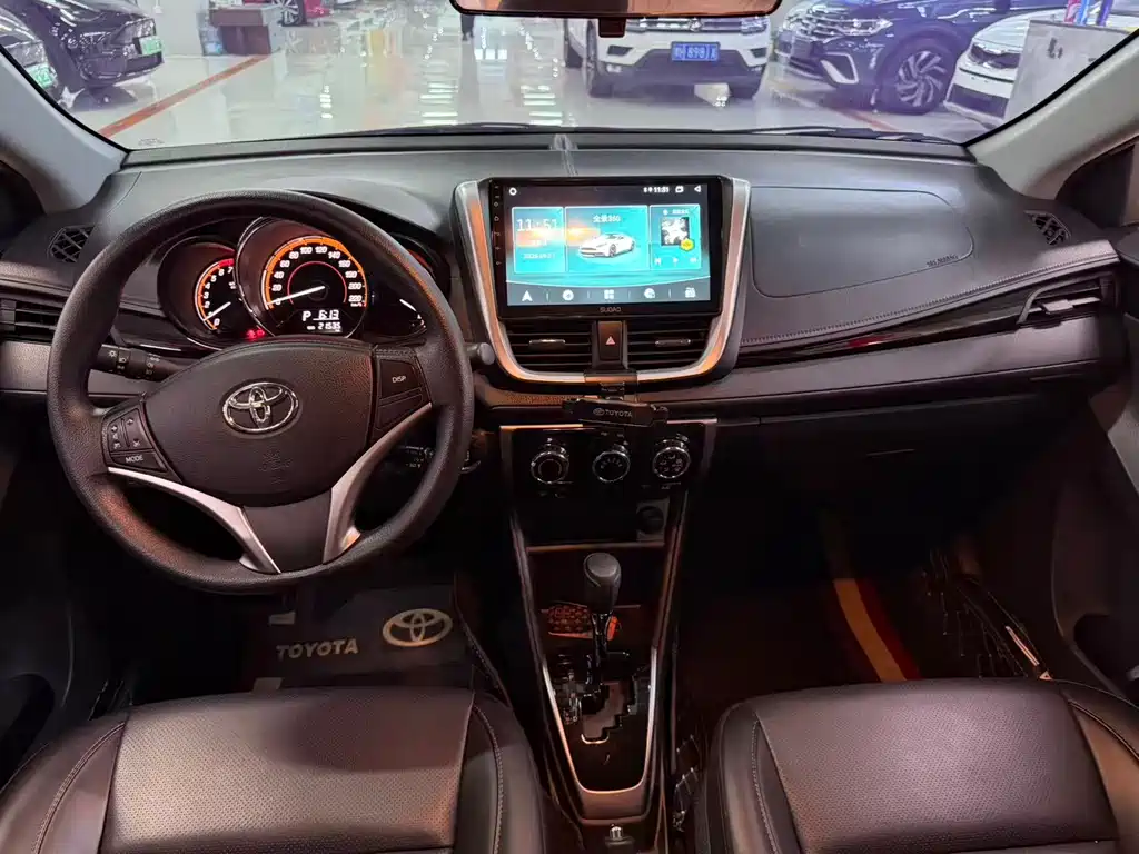 Toyota Yaris L — миниатюра 6