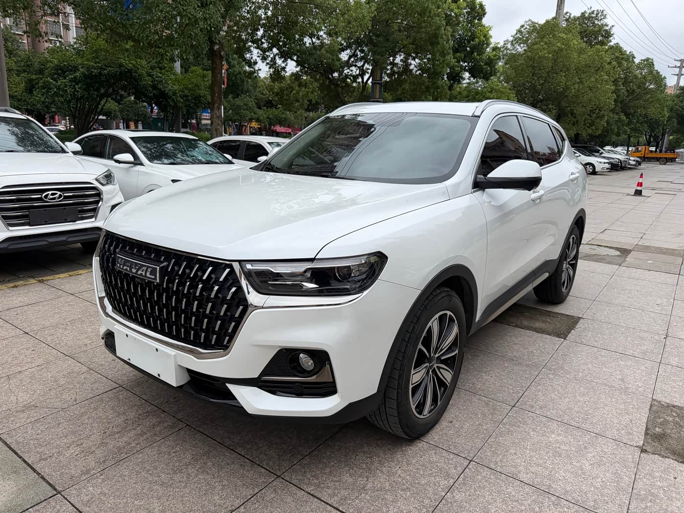 Haval Haval H6 1.5 л 2024 г. Белый, пробег 50000 км