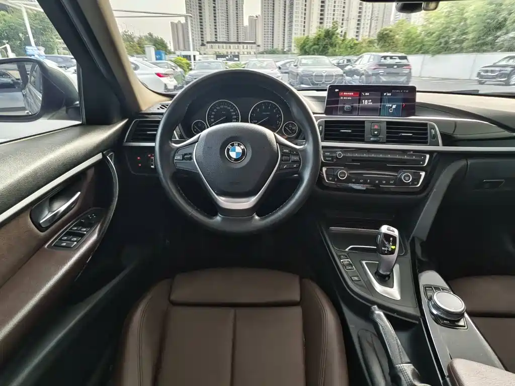 BMW 3 Series — миниатюра 11