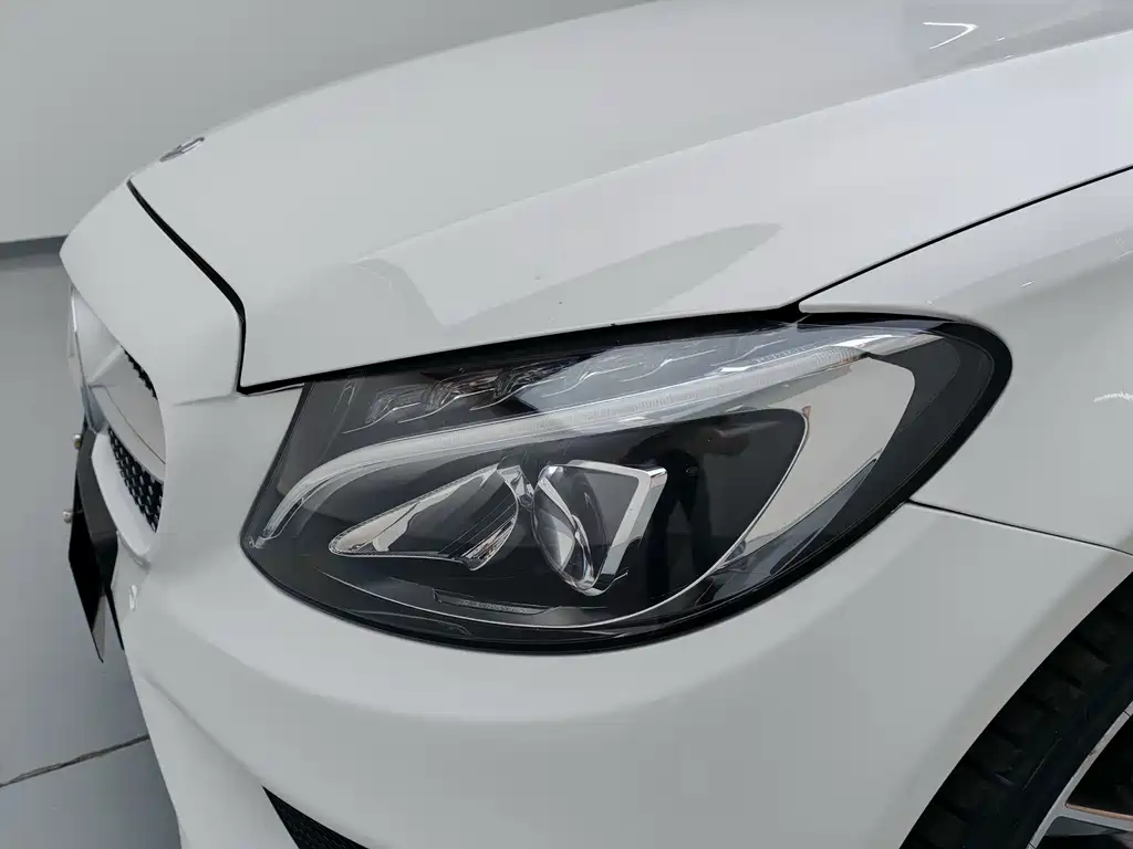 Mercedes-Benz C-Class — миниатюра 10