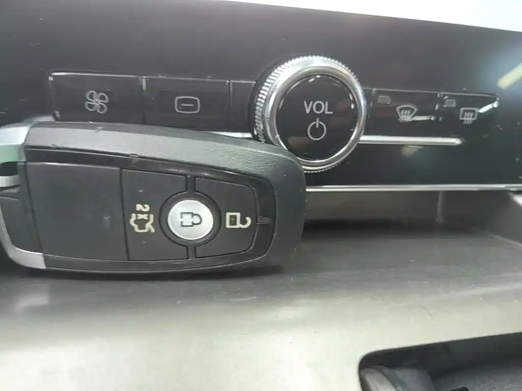 Ford Mondeo — миниатюра 9