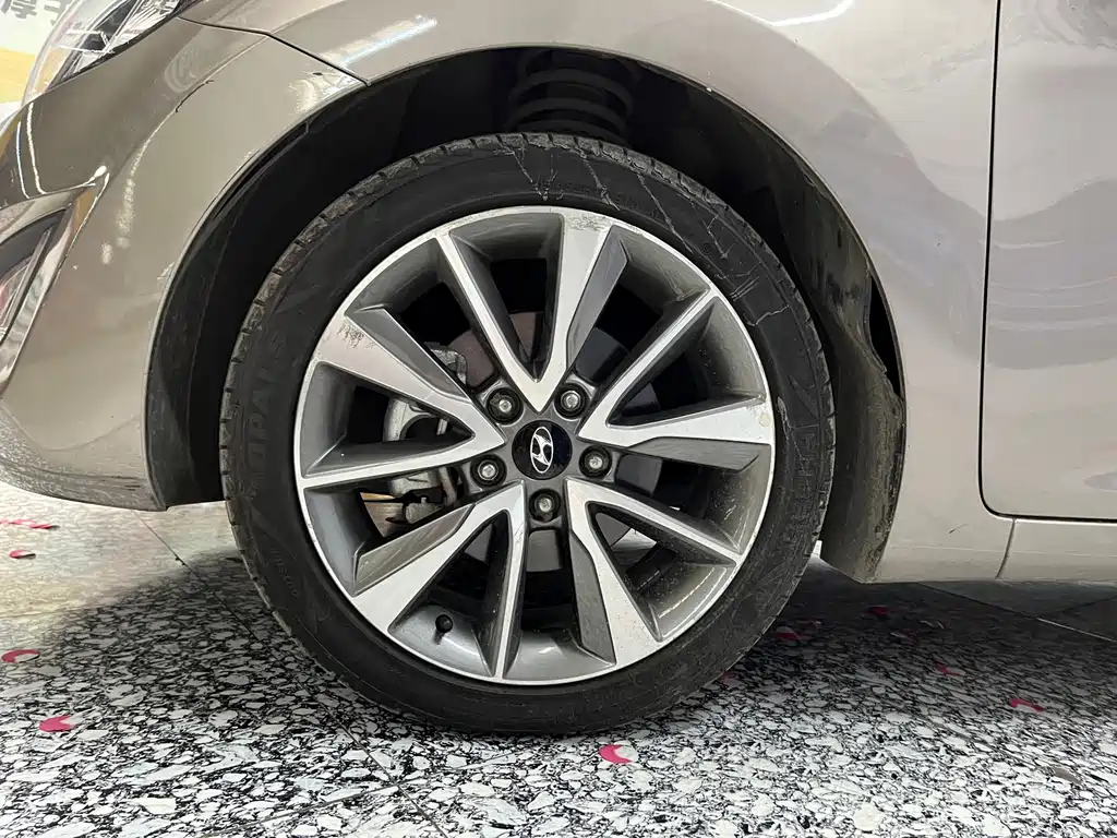 Hyundai Elantra Langdong — миниатюра 14