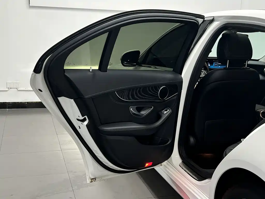 Mercedes-Benz C-Class — миниатюра 19