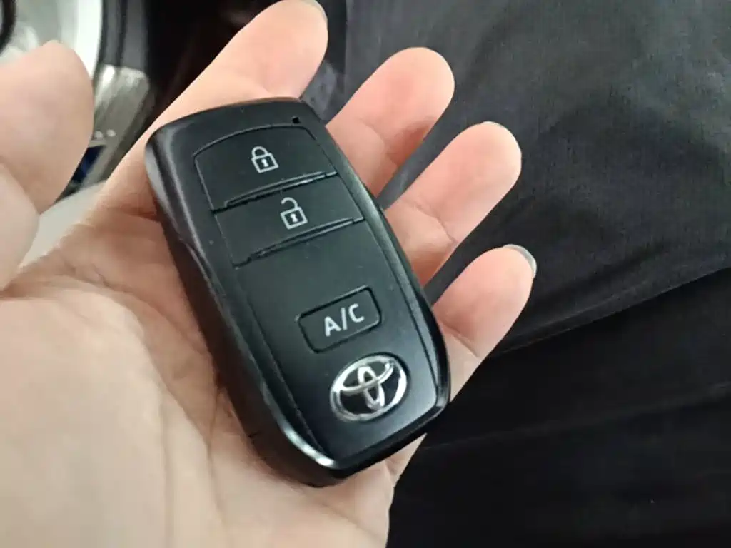 Toyota bZ4X — миниатюра 9