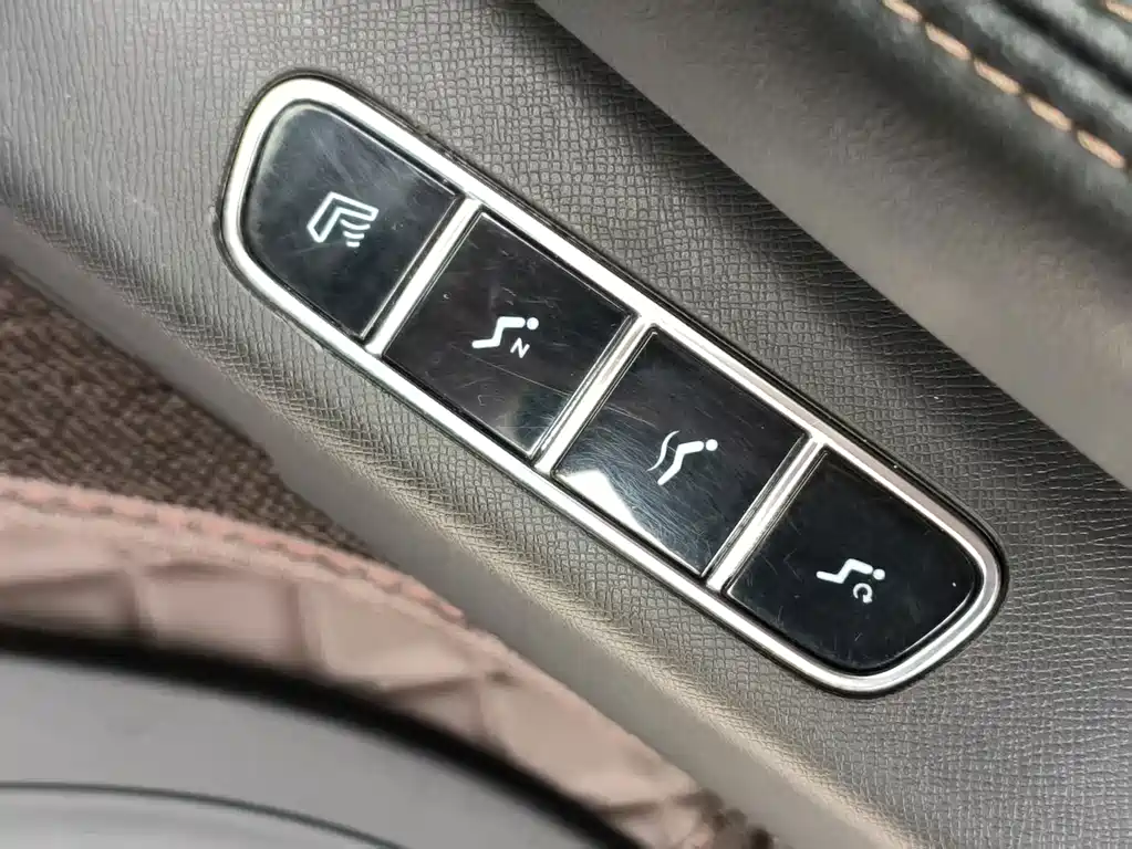GAC Motor Trumpchi E8 PHEV — миниатюра 14