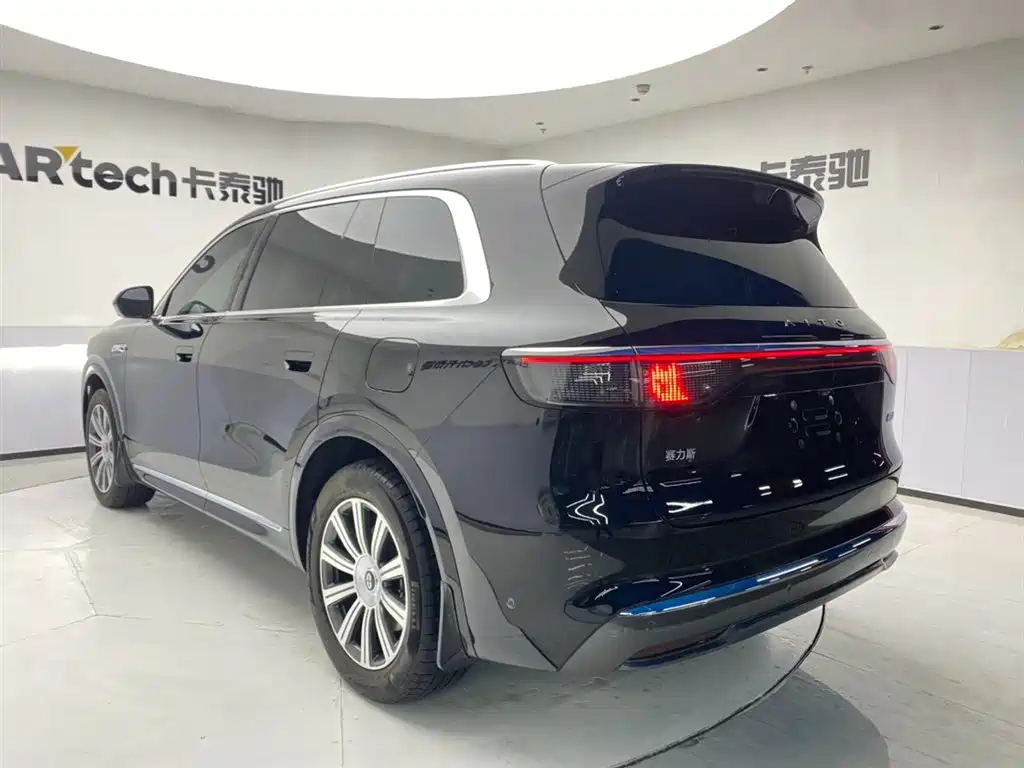 AITO ASK THE WORLD M8