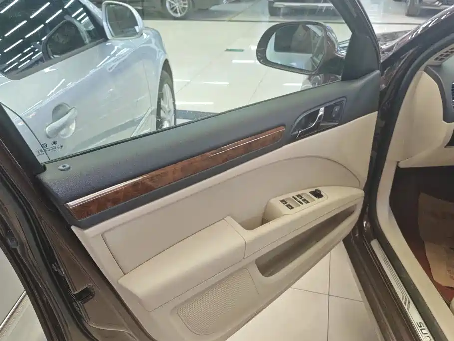 Skoda Superb — миниатюра 7