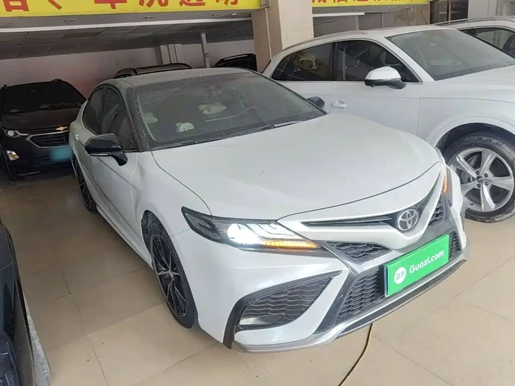 Toyota Camry — миниатюра 4