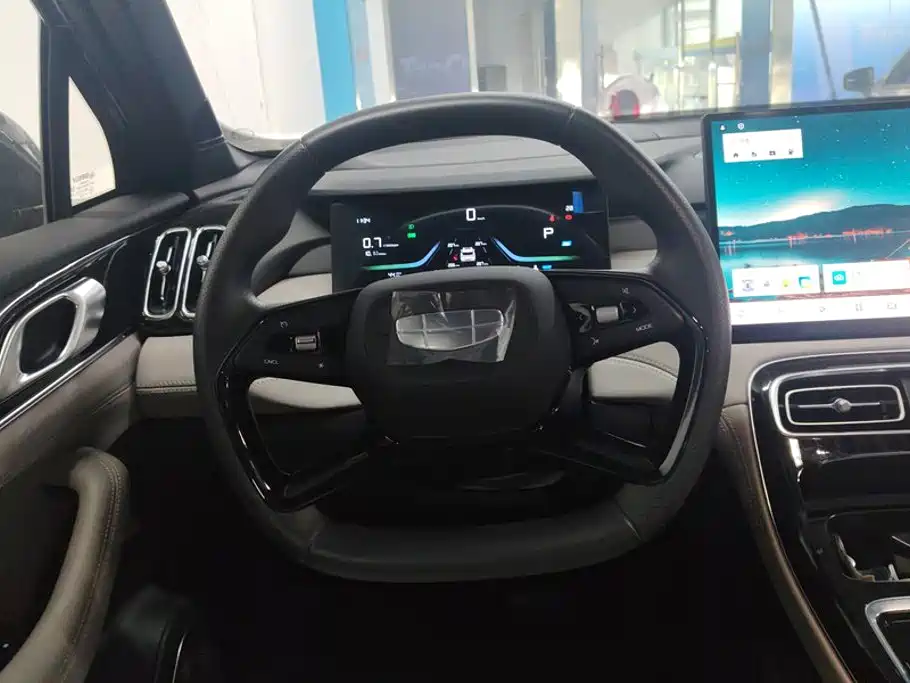 Geely Boyue L — миниатюра 15