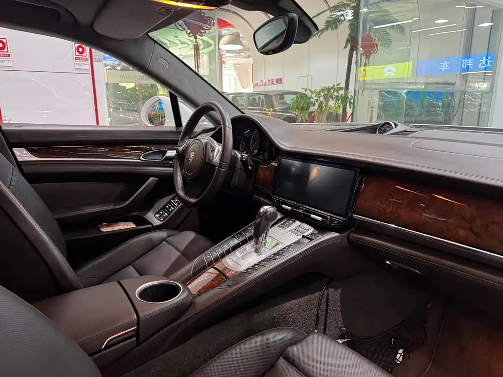 Porsche Panamera — миниатюра 7